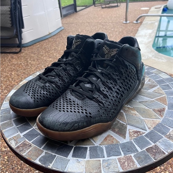 KOBE 9 MID EXT QS 'SNAKESKIN' - Picture 3 of 9